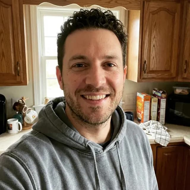 Sales Pro casual portrait before AI optimization